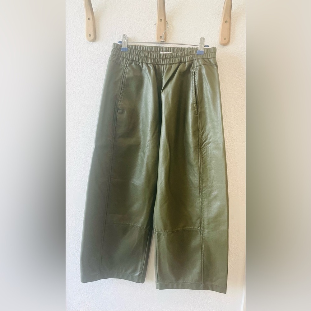 Anthropologie The Izzie Relaxed Faux Leather Barrel Pants in Holly Size XSP - Picture 2 of 4